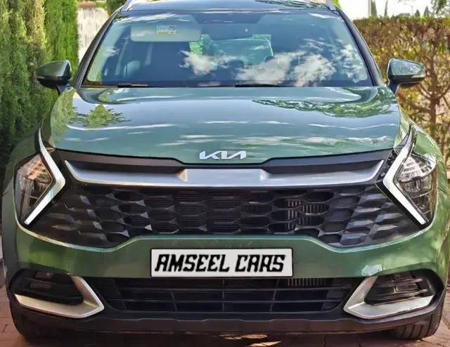 Kia Sportage location voiture Agadir (SUV) | SUV familial moderne, le Kia Sportage 1.6 CRDi 136 ch ( avec boîte automatique DC… Kia Sportage 1.6 CRDi 136 DCT7 2025 (SUV), vue avant · Agadir, Maroc · AmseelCars